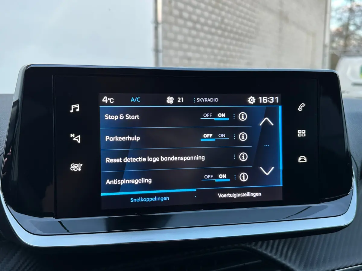 1.2 Turbo Allure | Camera achter | Climate Control | Apple Carplay / Android Auto | L.M. | Achteruitrijcamera | Airco (automatisch) | Apple Carplay/Android Auto