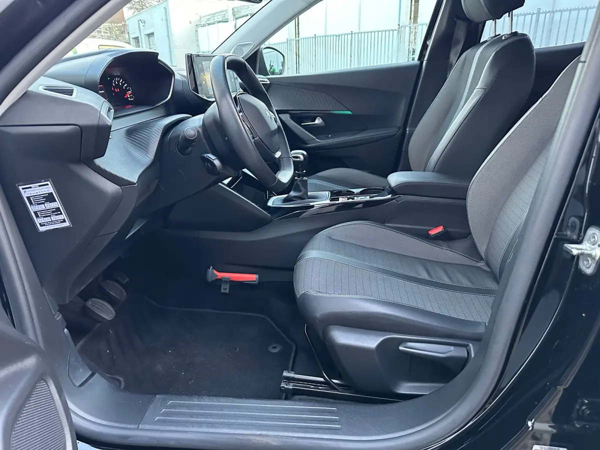 1.2 Turbo Allure | Camera achter | Climate Control | Apple Carplay / Android Auto | L.M. | Achteruitrijcamera | Airco (automatisch) | Apple Carplay/Android Auto