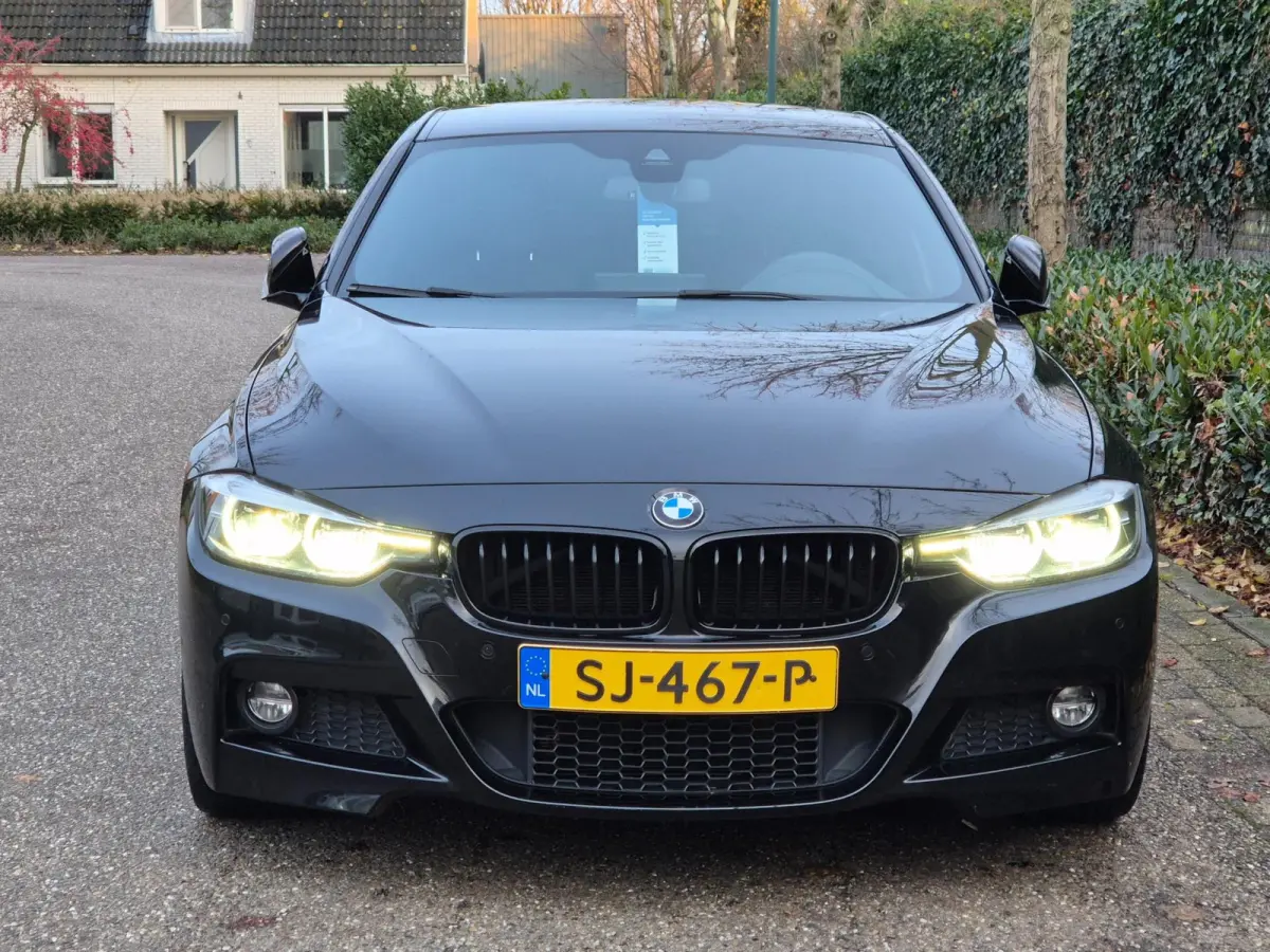 320i M Sport Ed Apple CarPlay Trekhaak Camera Line Assist Shadow Executive