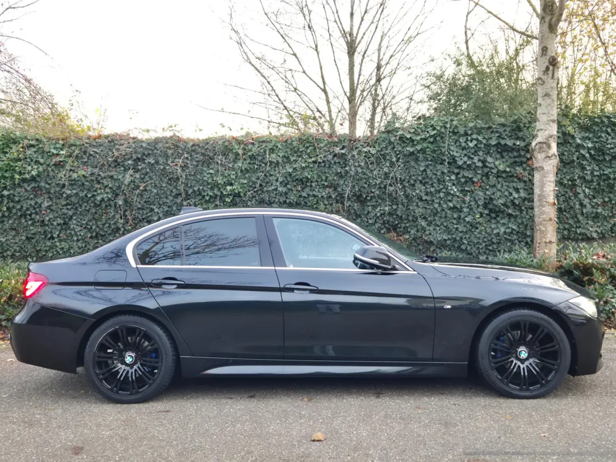 320i M Sport Ed Apple CarPlay Trekhaak Camera Line Assist Shadow Executive