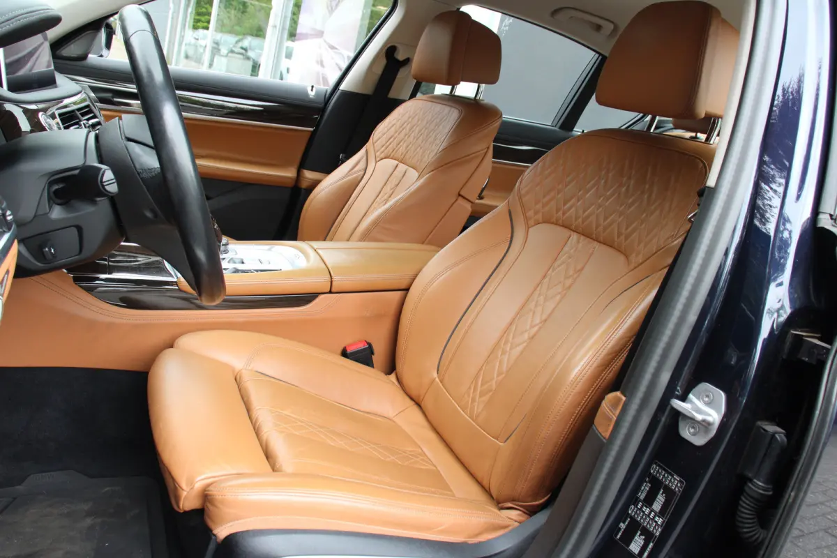 740i High Executive | NL-AUTO! | 1E EIGENAAR! | LUCHT VERING | TREKHAAK | ALL SEASON | 360° CAMERA | DODE HOEK | DEALER OH! | ADAPTIVE CRUISE | LEDER  | PRACHTIGE STAAT!