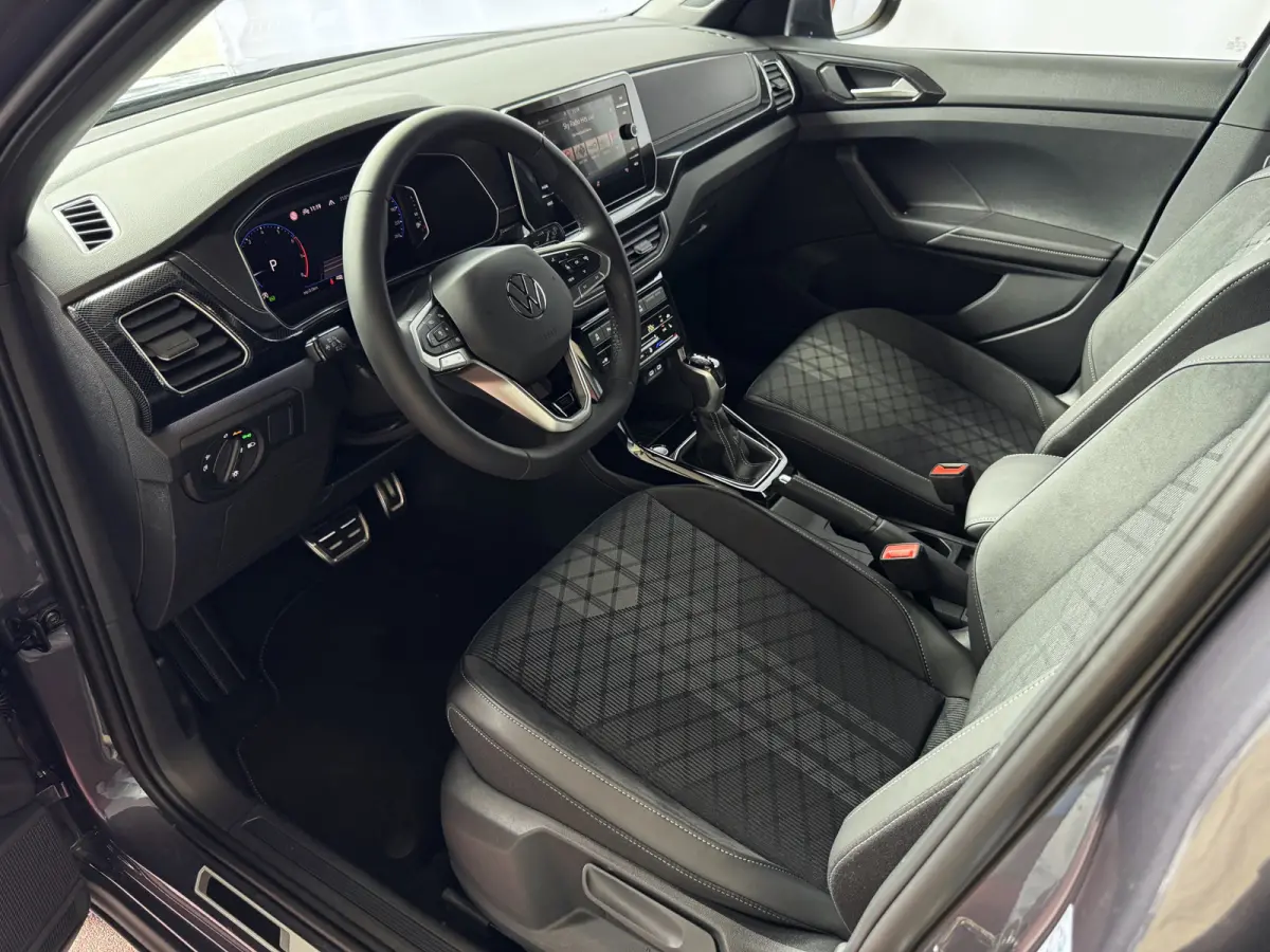 ✅NIEUWE AUTO✅ TSI 115PK R-LINE EDITION TREKHAAK LED LMV IQ CAMERA STOELVERW ✅2025 ✅ ✅Top Auto's Wijchen , 30 Jaar Specialist in Volkswagen  : Alle Type's : R-Line Edition / Style /
