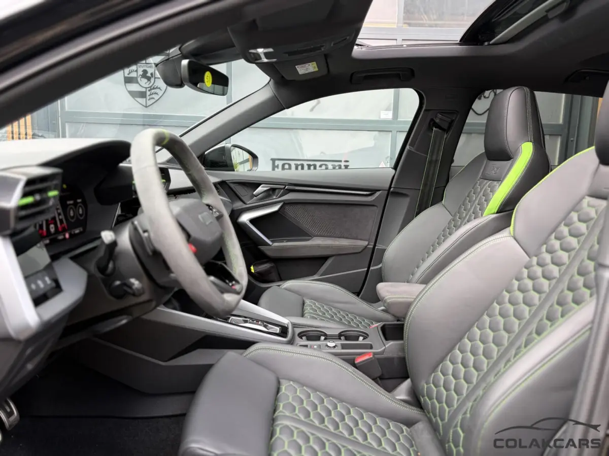 RS 3 2.5 TFSI RS 3 quattro