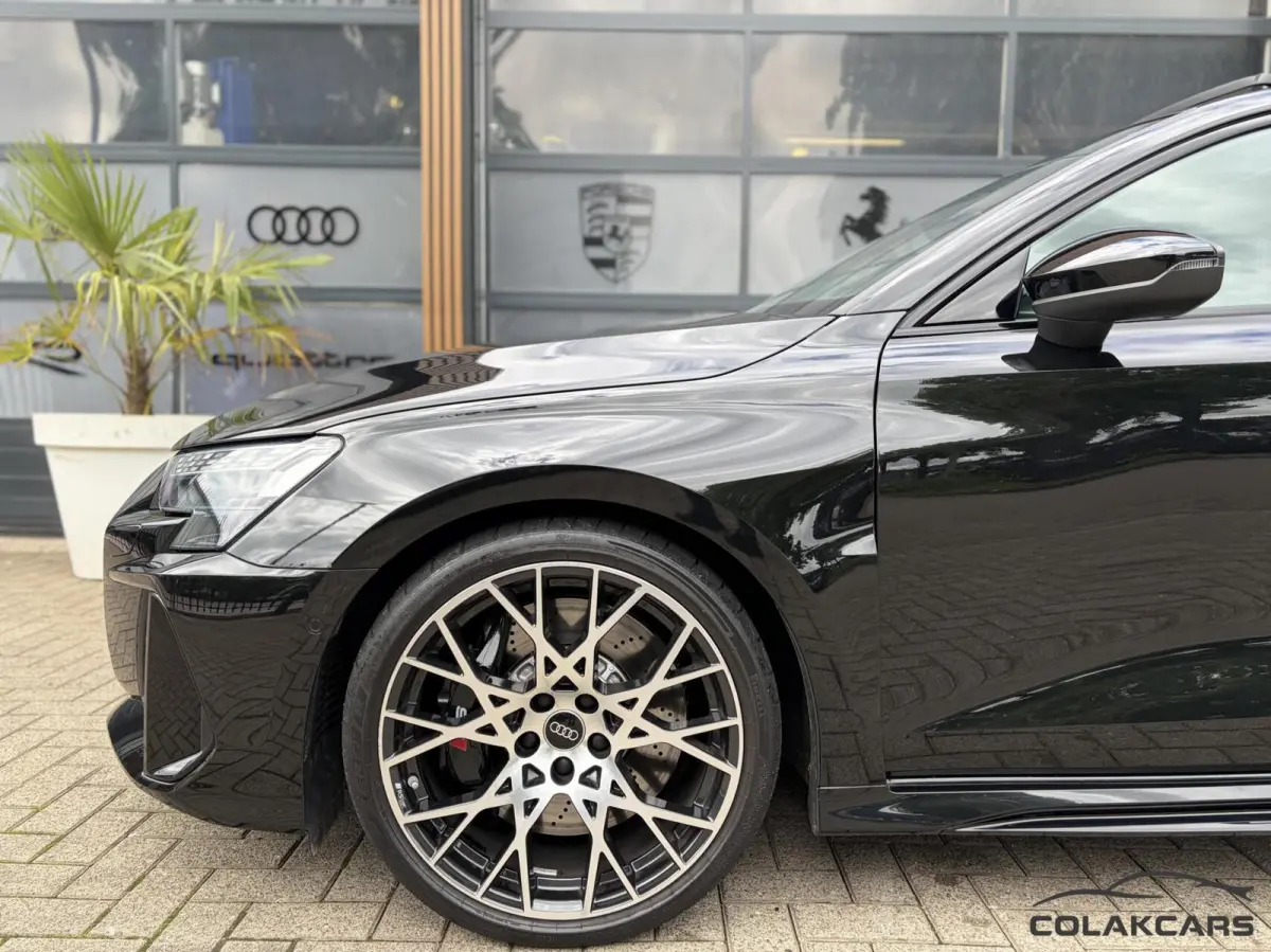 RS 3 2.5 TFSI RS 3 quattro