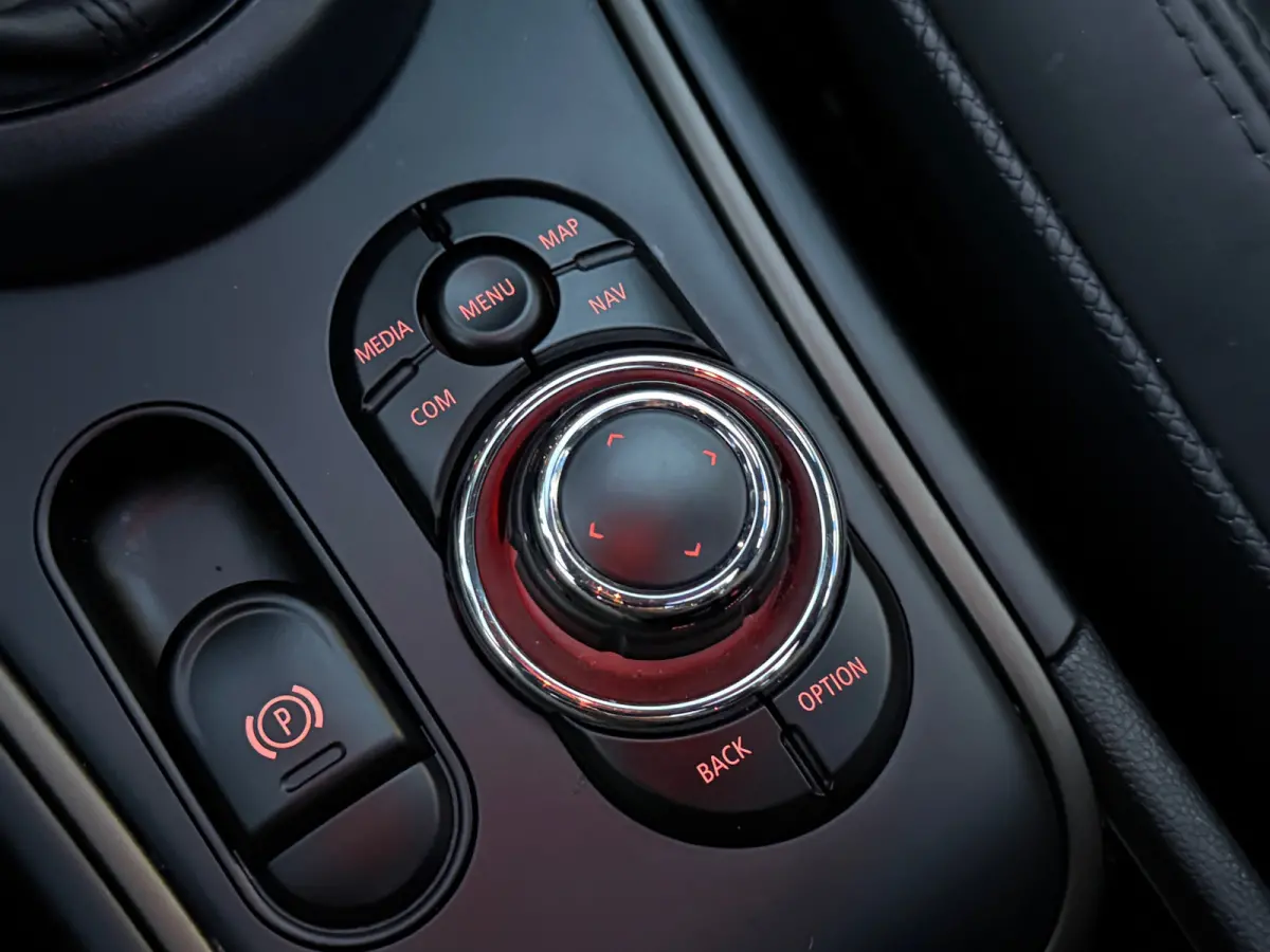 Mini 2.0 Cooper ALL4 Chili Leder | Hud | Panorama