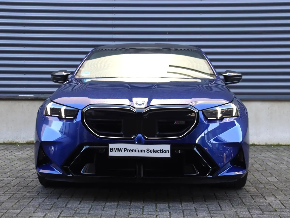 Sedan | SoH 100% | High Executive | Driving Assistant Prof. | Carbon Exterieur Pakket | Trekhaak | M Drivers Pack | Parking Assistant Prof. | Bowers & Wilkins | Head-Up | 20/21'' LMV |