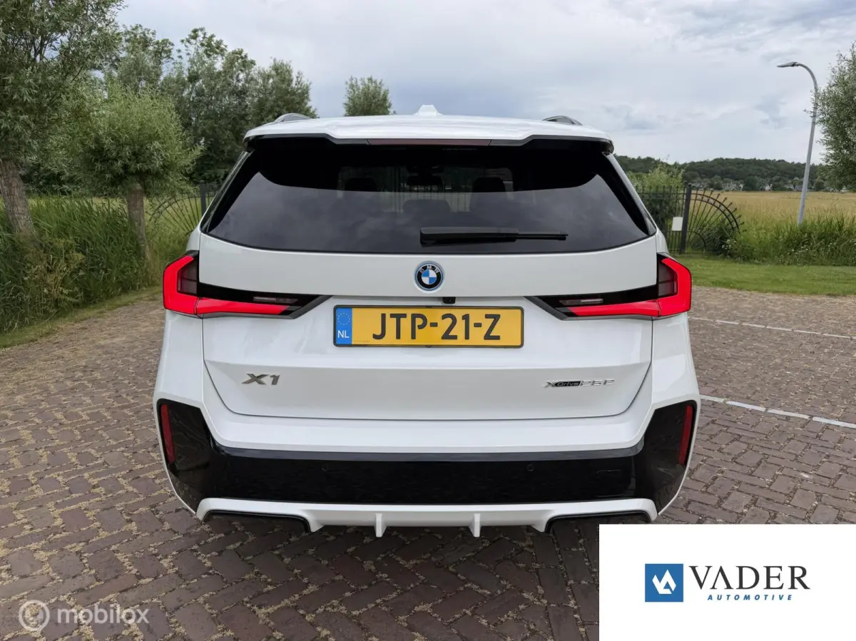 xDrive25e M Sport Pano H&K HUD 360 Memory Leder ACC
