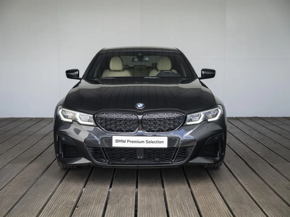 M340i xDrive | Innovationspakket | Comfort Access | Head-Up Display | Achteruitrijcamera | Stoelverwarming | PDC | Laserlight | 19 inch