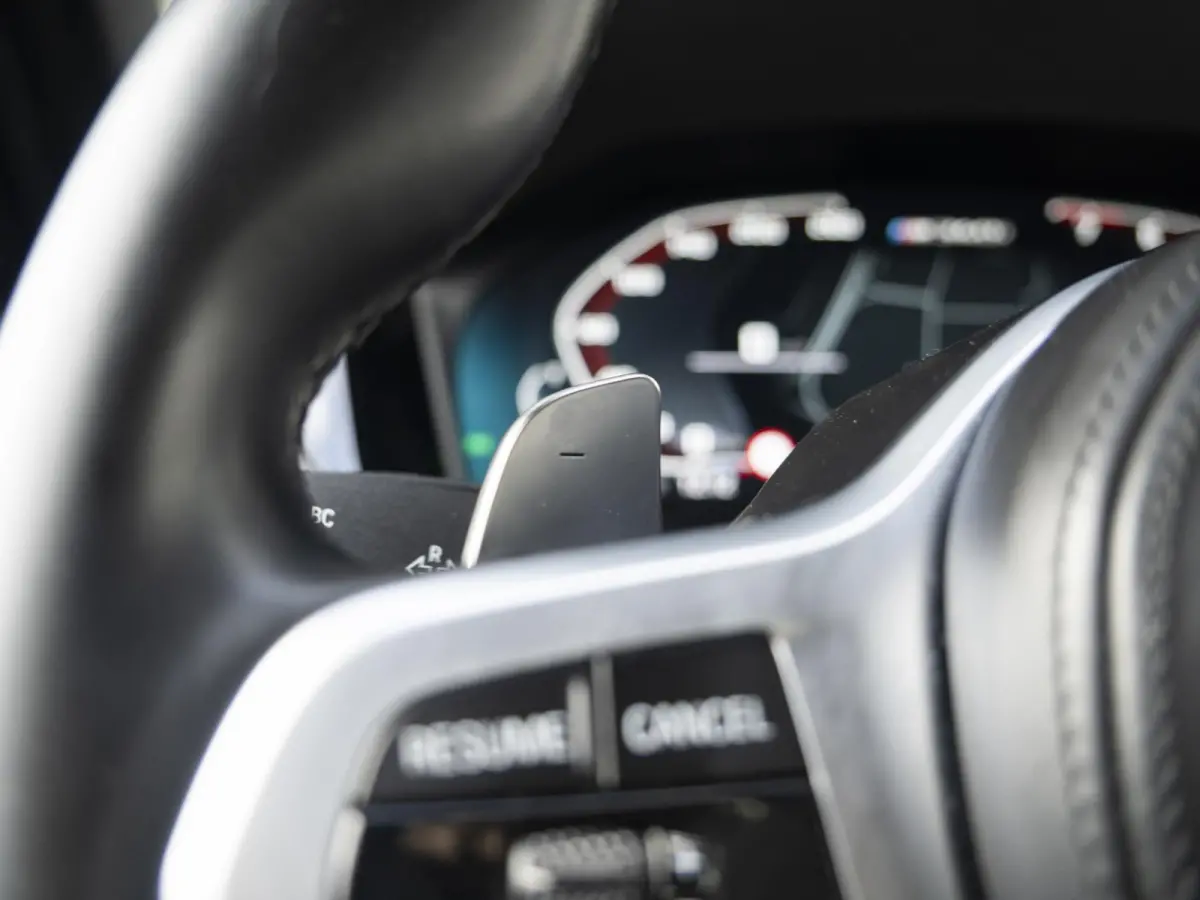 M340i xDrive | Innovationspakket | Comfort Access | Head-Up Display | Achteruitrijcamera | Stoelverwarming | PDC | Laserlight | 19 inch