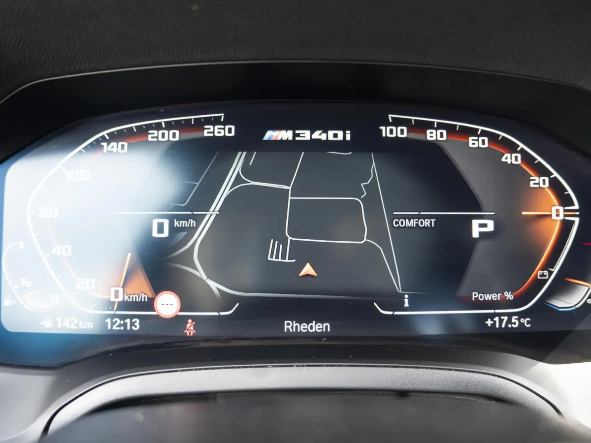 M340i xDrive | Innovationspakket | Comfort Access | Head-Up Display | Achteruitrijcamera | Stoelverwarming | PDC | Laserlight | 19 inch