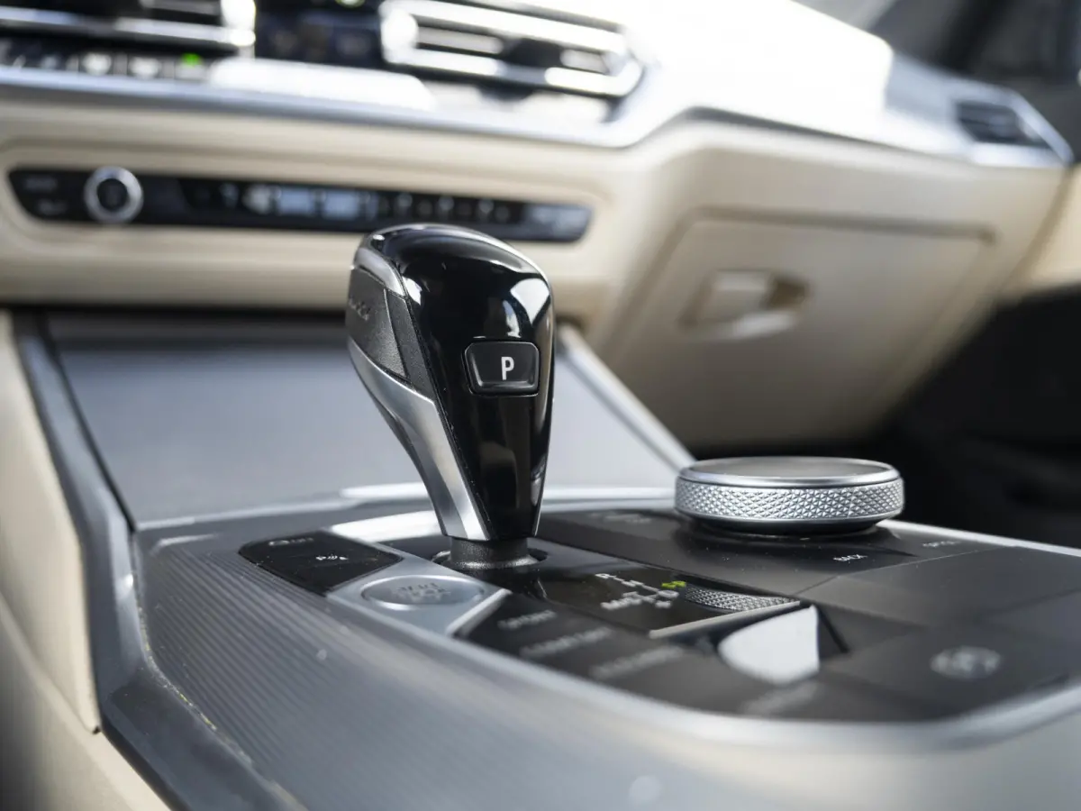 M340i xDrive | Innovationspakket | Comfort Access | Head-Up Display | Achteruitrijcamera | Stoelverwarming | PDC | Laserlight | 19 inch
