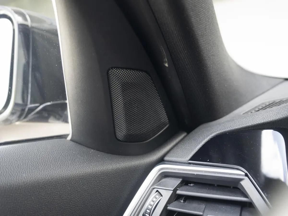 M340i xDrive | Innovationspakket | Comfort Access | Head-Up Display | Achteruitrijcamera | Stoelverwarming | PDC | Laserlight | 19 inch