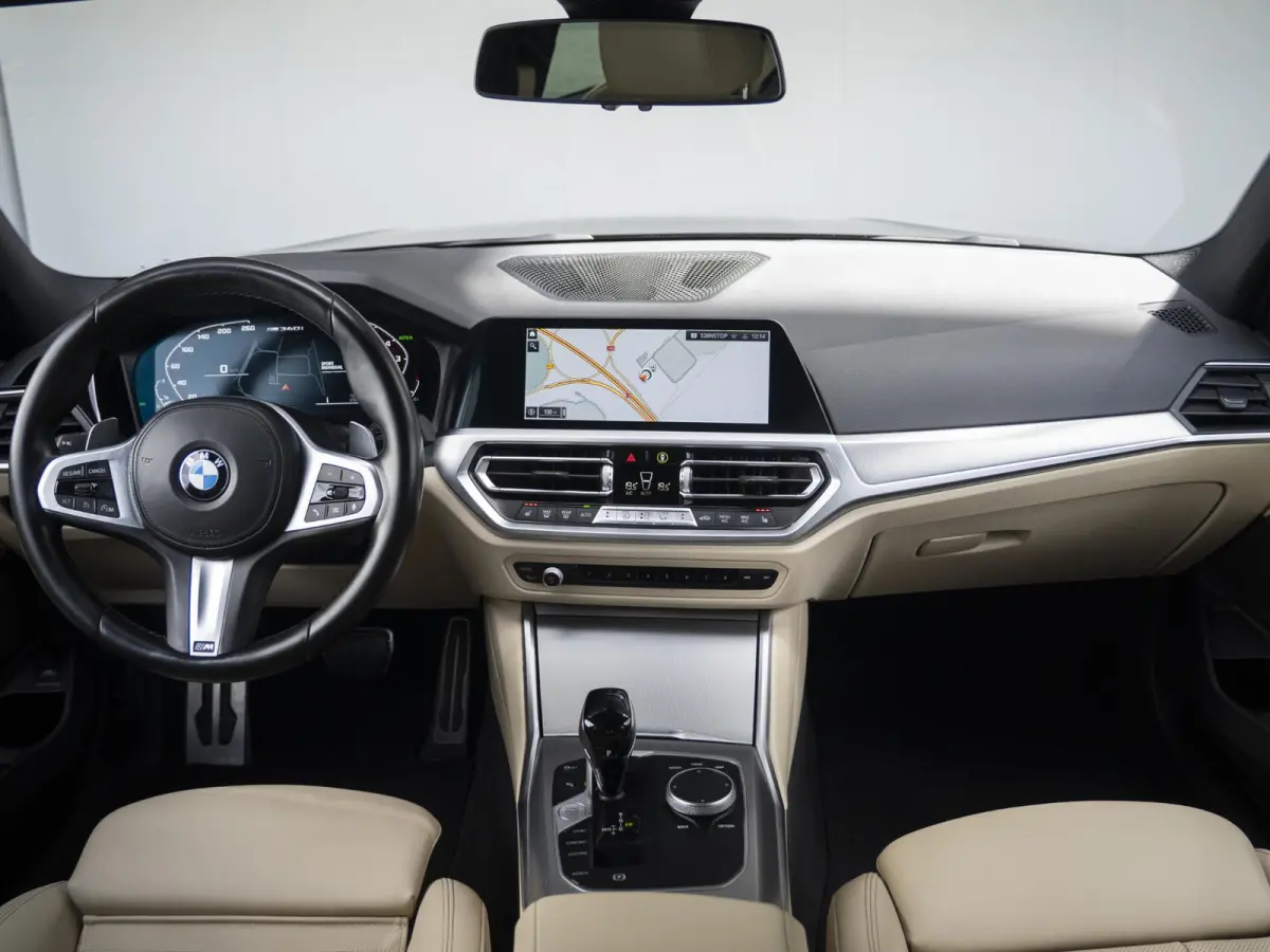 M340i xDrive | Innovationspakket | Comfort Access | Head-Up Display | Achteruitrijcamera | Stoelverwarming | PDC | Laserlight | 19 inch