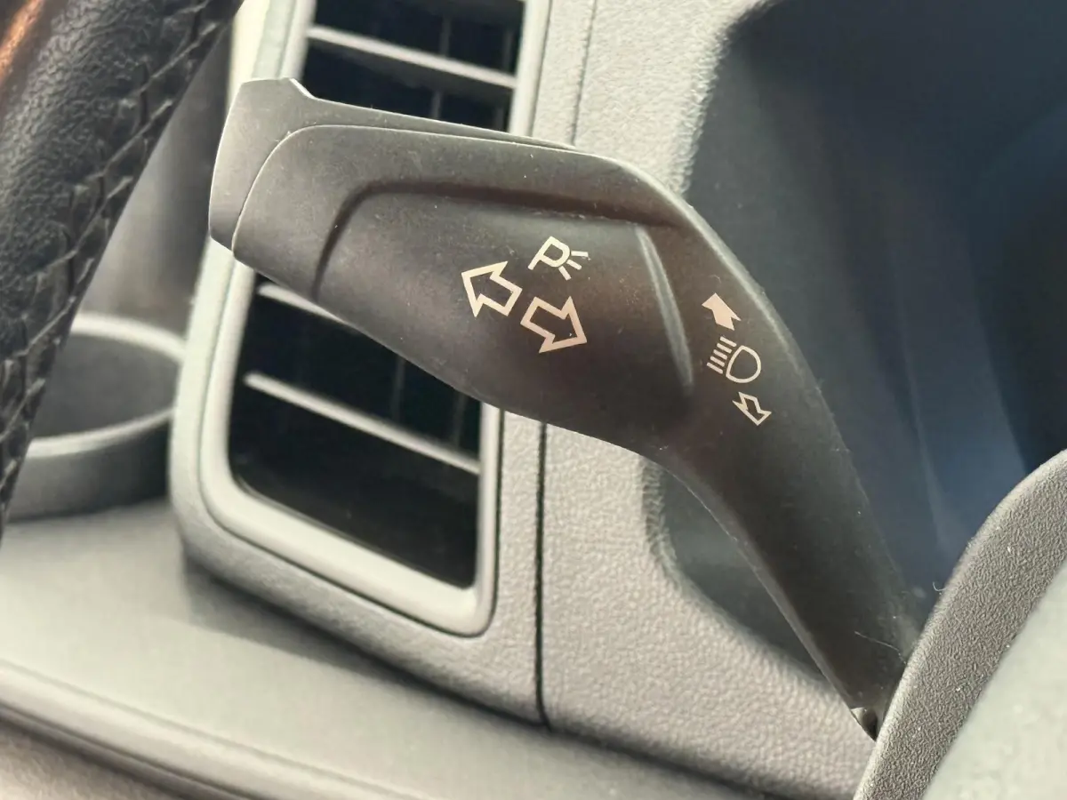 300 2.0 TDCI L1H1 Trend Automaat Raptor Edition Parkeersensoren Cruise Control Airco Stoelverwarming Verwarmbare voorruit