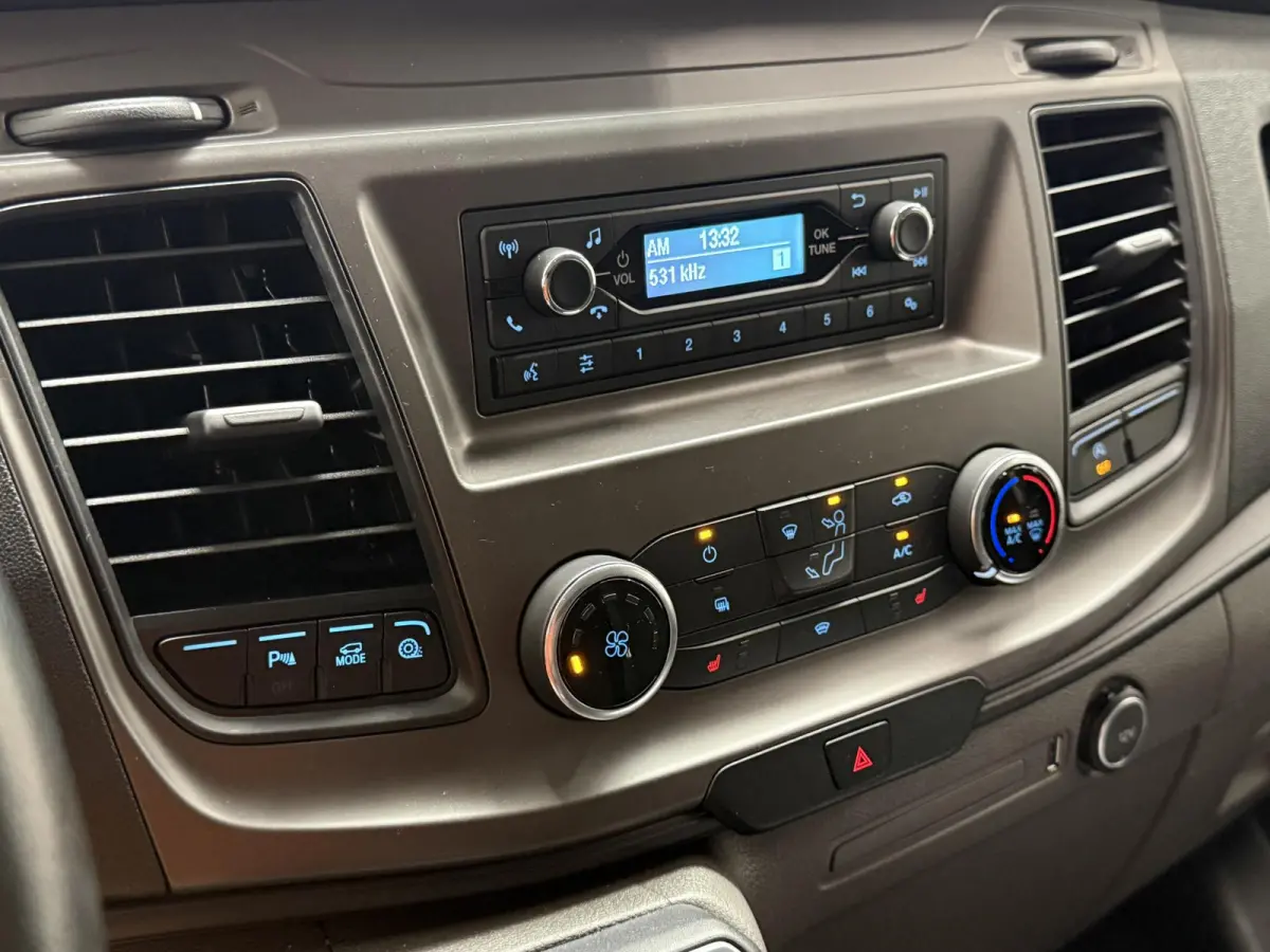 300 2.0 TDCI L1H1 Trend Automaat Raptor Edition Parkeersensoren Cruise Control Airco Stoelverwarming Verwarmbare voorruit