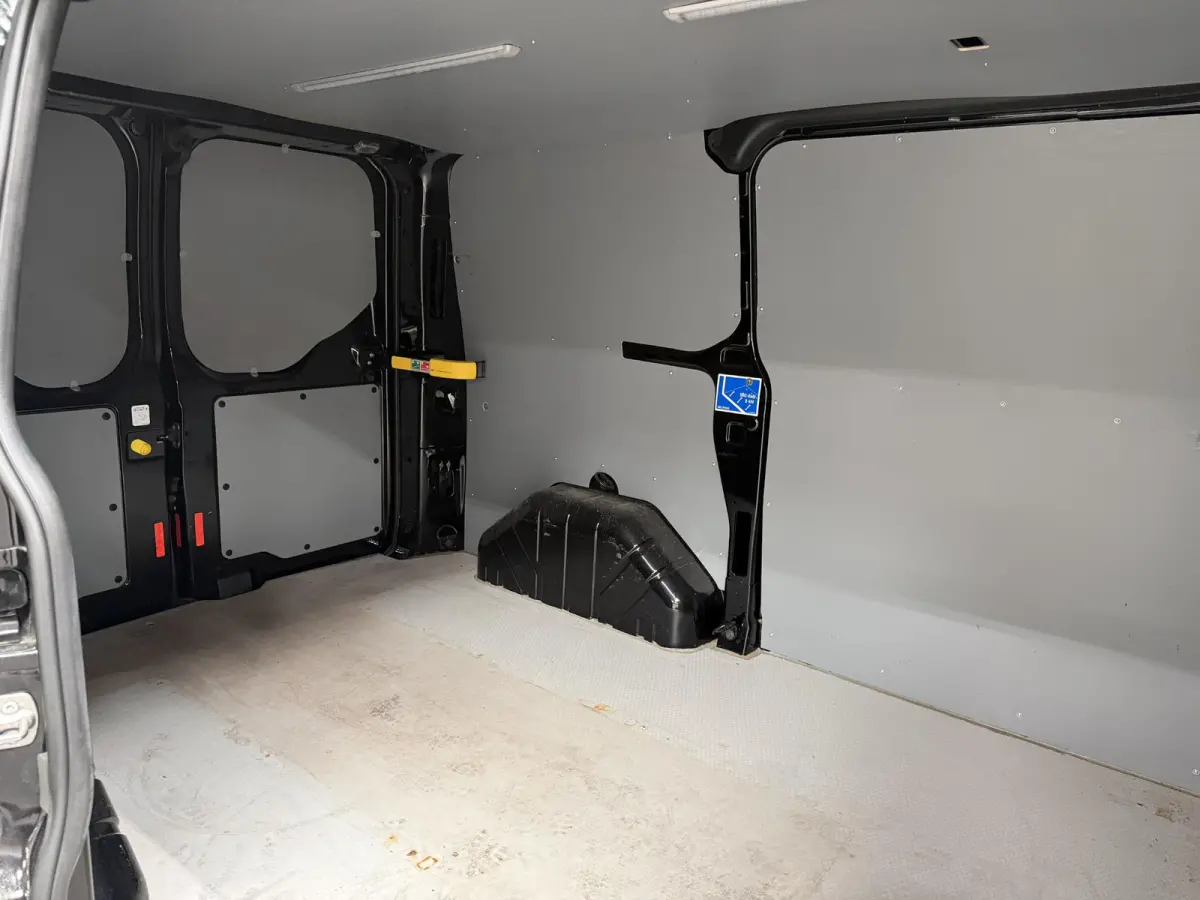 300 2.0 TDCI L1H1 Trend Automaat Raptor Edition Parkeersensoren Cruise Control Airco Stoelverwarming Verwarmbare voorruit