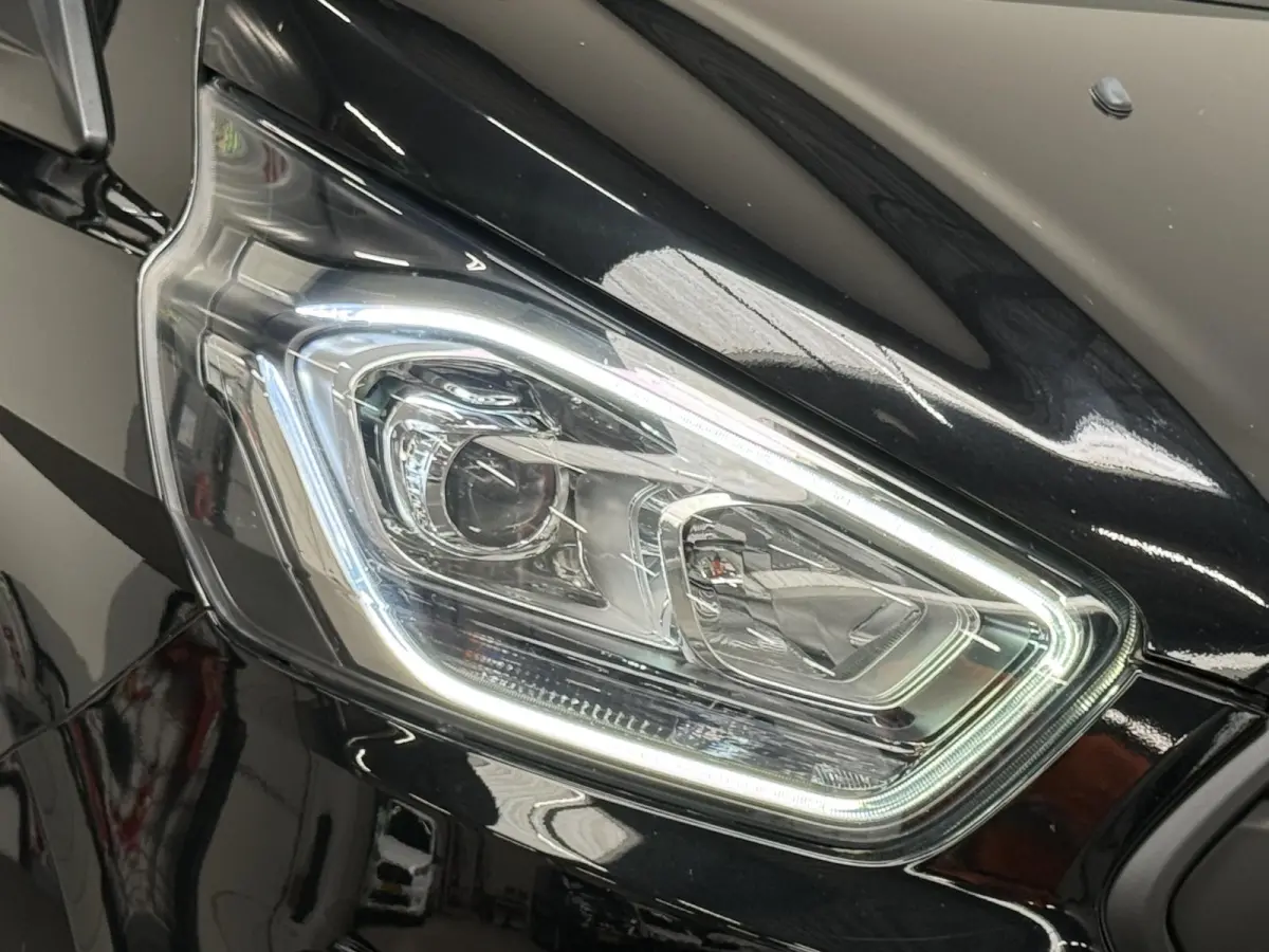 300 2.0 TDCI L1H1 Trend Automaat Raptor Edition Parkeersensoren Cruise Control Airco Stoelverwarming Verwarmbare voorruit