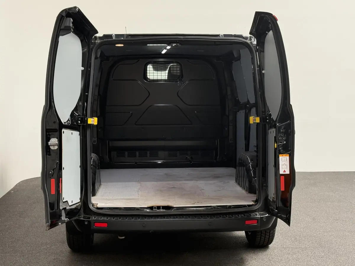 300 2.0 TDCI L1H1 Trend Automaat Raptor Edition Parkeersensoren Cruise Control Airco Stoelverwarming Verwarmbare voorruit