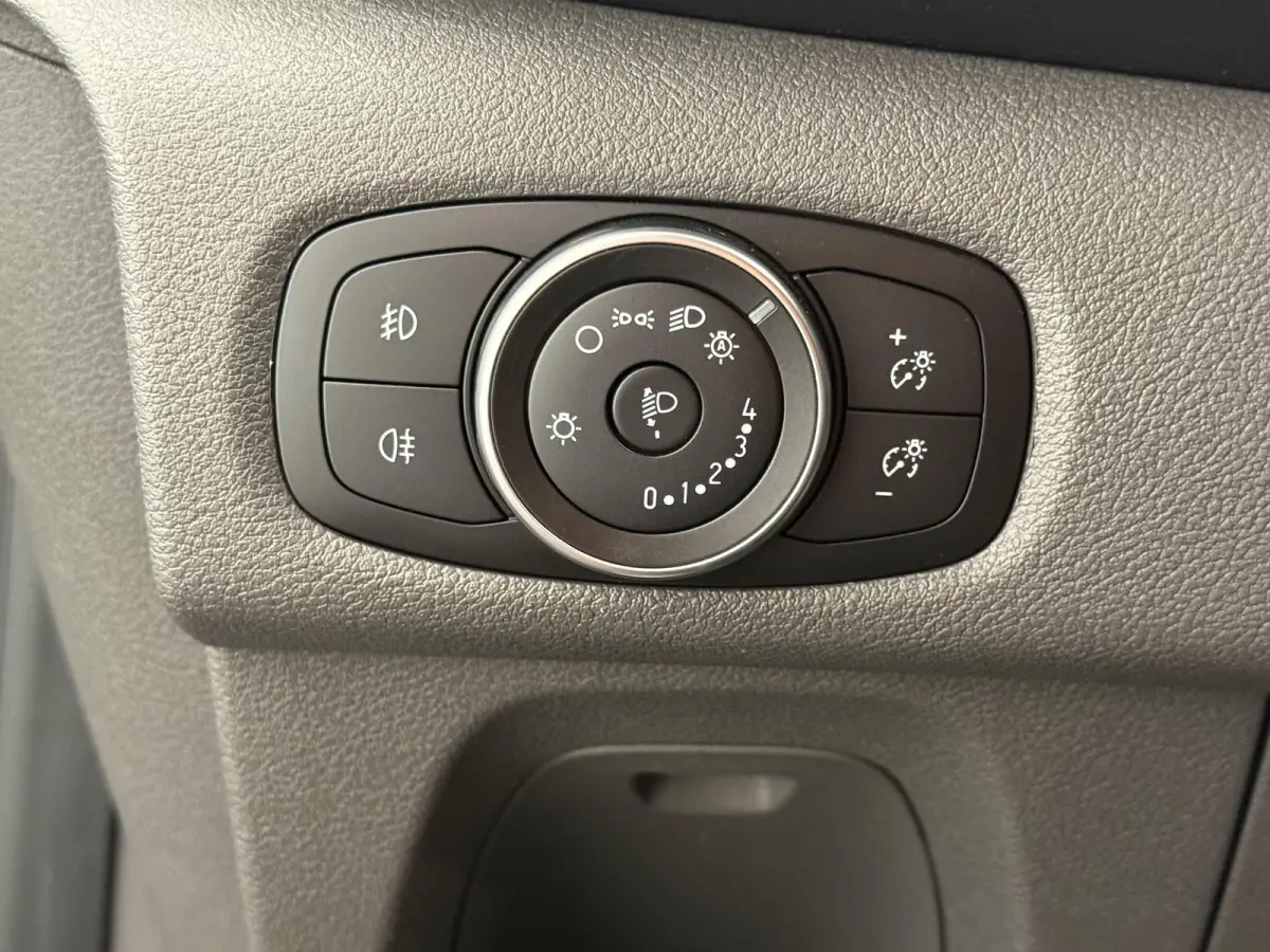 300 2.0 TDCI L1H1 Trend Automaat Raptor Edition Parkeersensoren Cruise Control Airco Stoelverwarming Verwarmbare voorruit