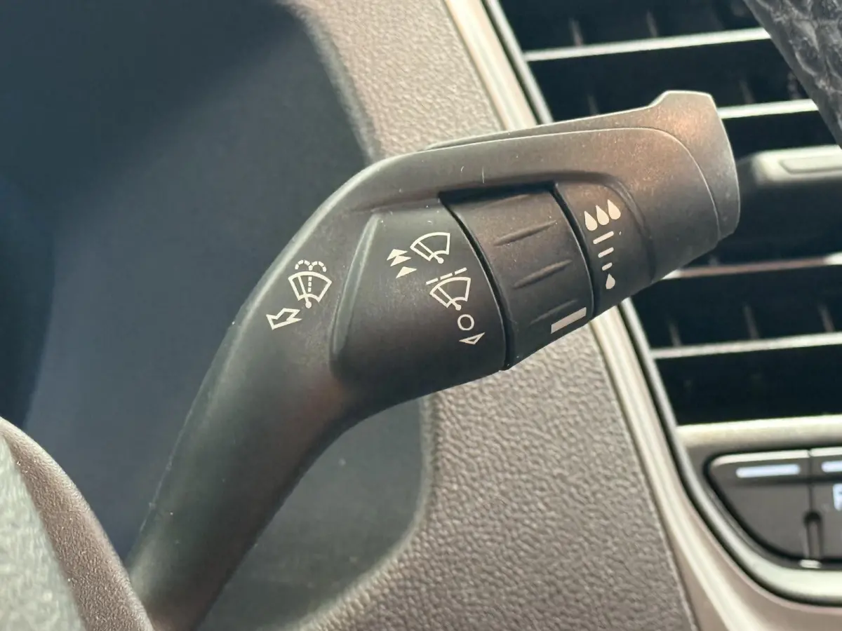 300 2.0 TDCI L1H1 Trend Automaat Raptor Edition Parkeersensoren Cruise Control Airco Stoelverwarming Verwarmbare voorruit