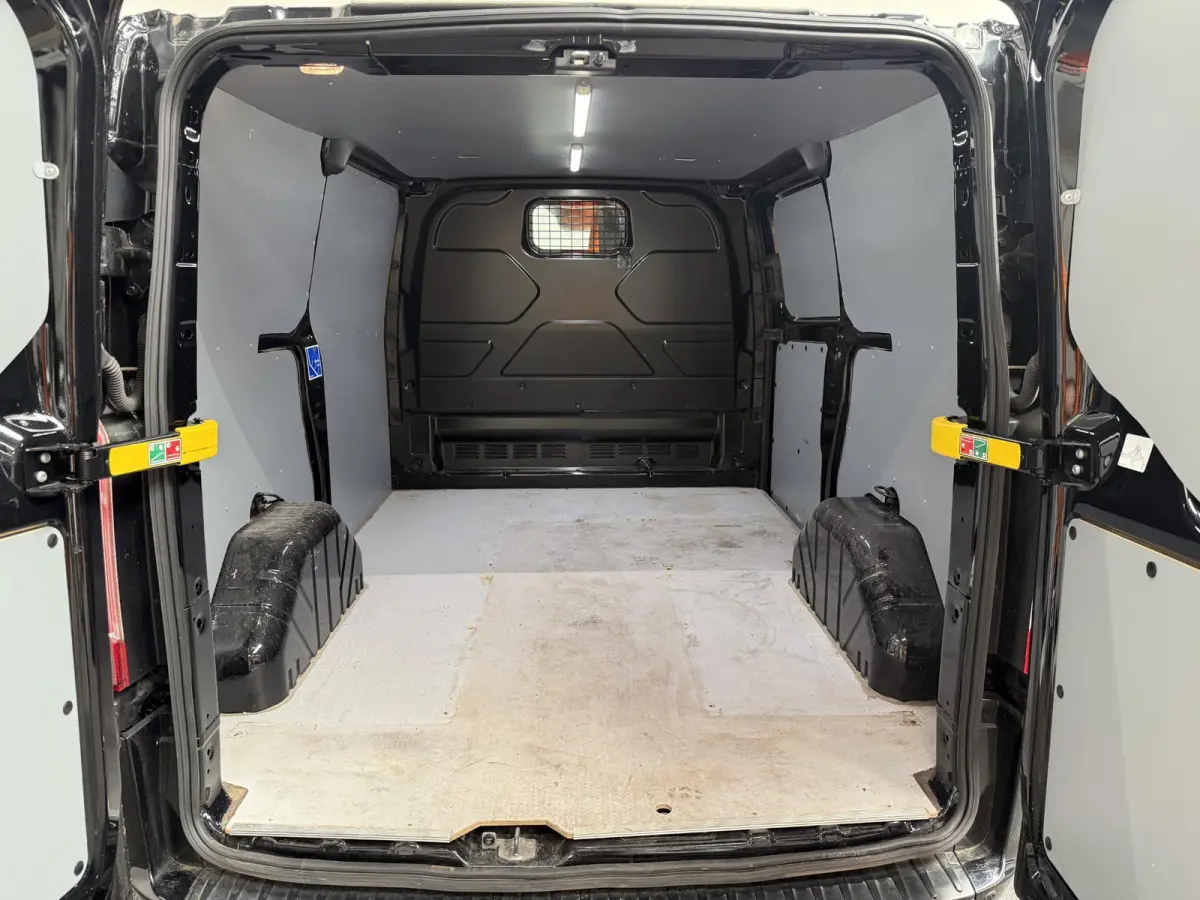 300 2.0 TDCI L1H1 Trend Automaat Raptor Edition Parkeersensoren Cruise Control Airco Stoelverwarming Verwarmbare voorruit