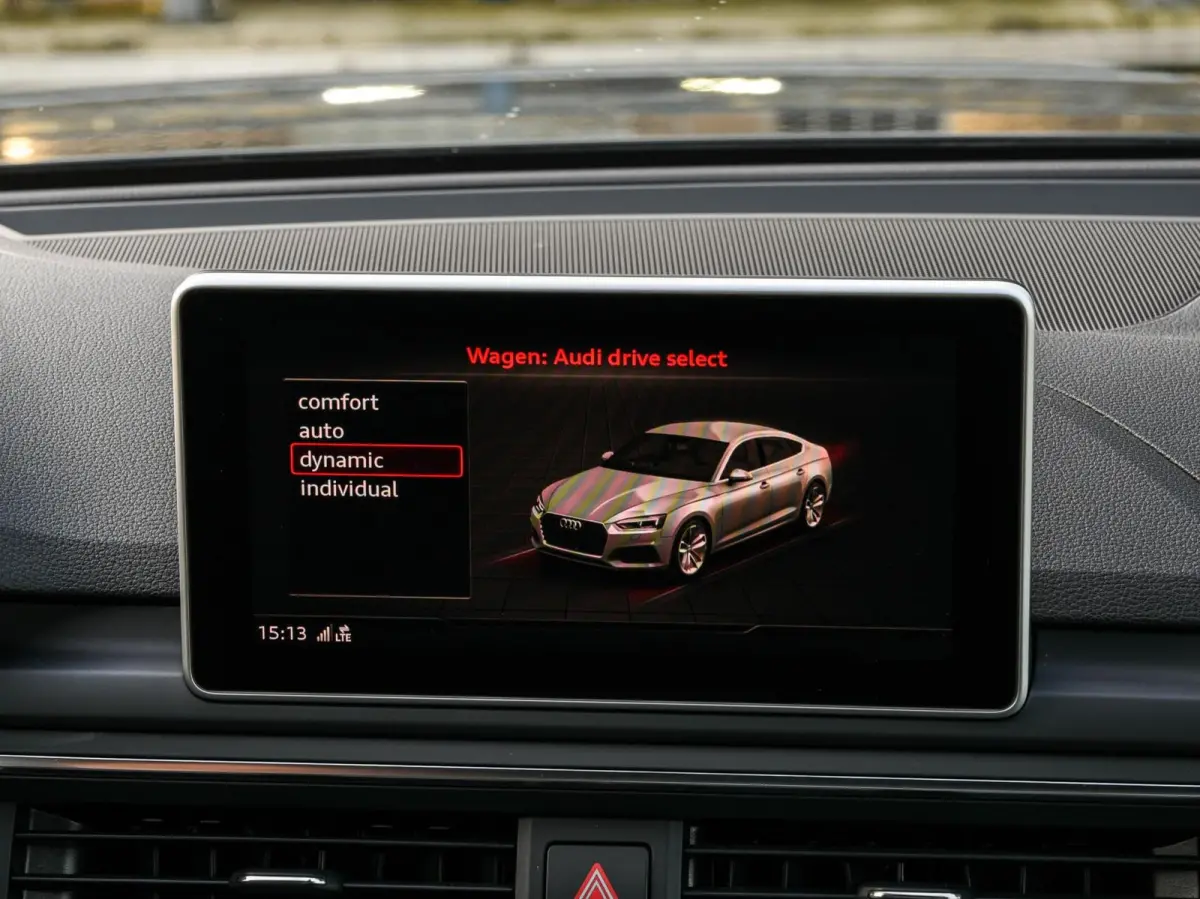 1.4 TFSI Sport S-line Edition Virtual Cockpit Ambianceverlichting Stoelverwarming LED Apple CarPlay Android Auto DAB Navigatie 18"