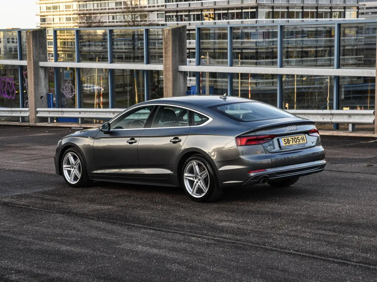 1.4 TFSI Sport S-line Edition Virtual Cockpit Ambianceverlichting Stoelverwarming LED Apple CarPlay Android Auto DAB Navigatie 18"