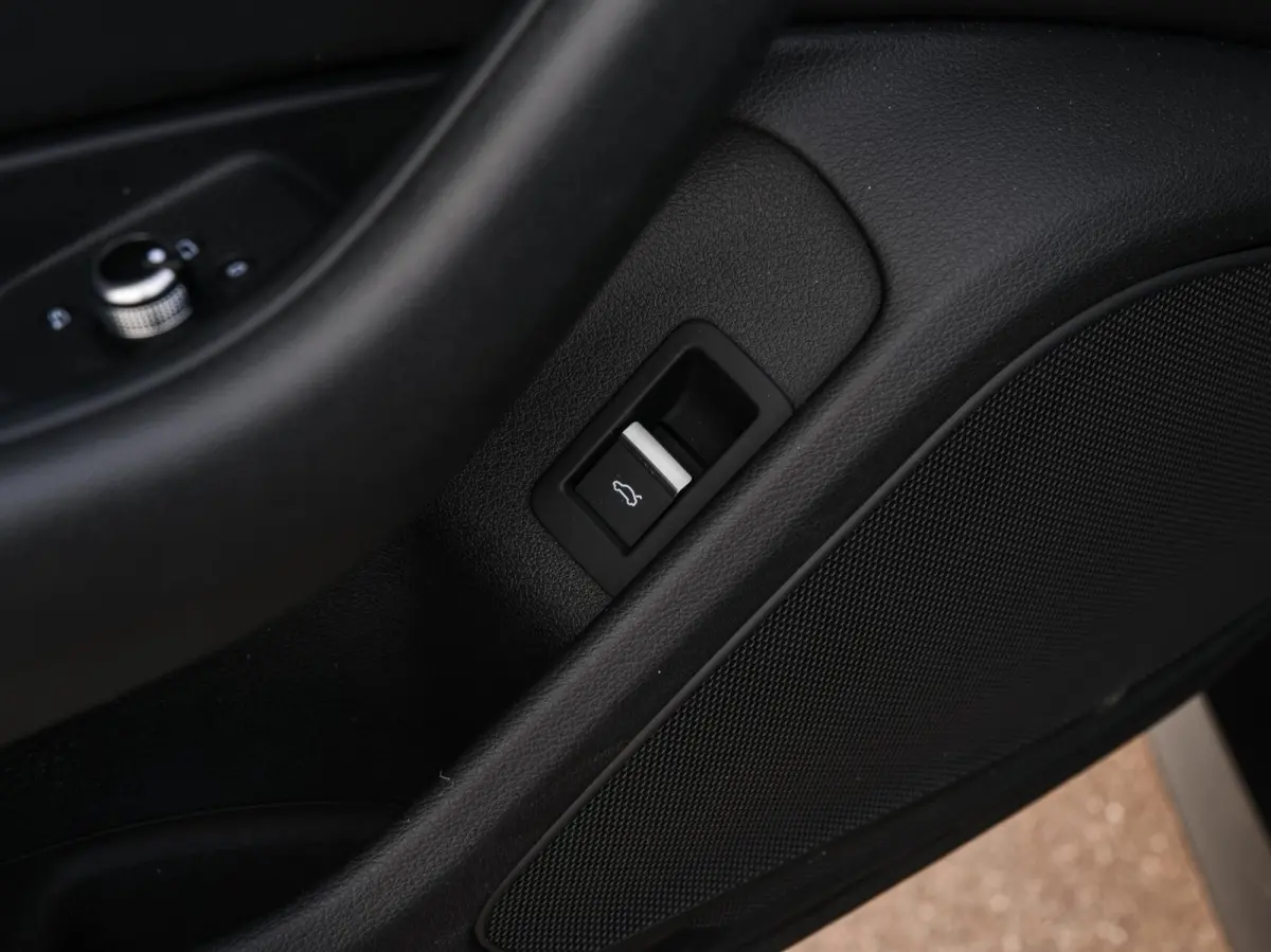 1.4 TFSI Sport S-line Edition Virtual Cockpit Ambianceverlichting Stoelverwarming LED Apple CarPlay Android Auto DAB Navigatie 18"