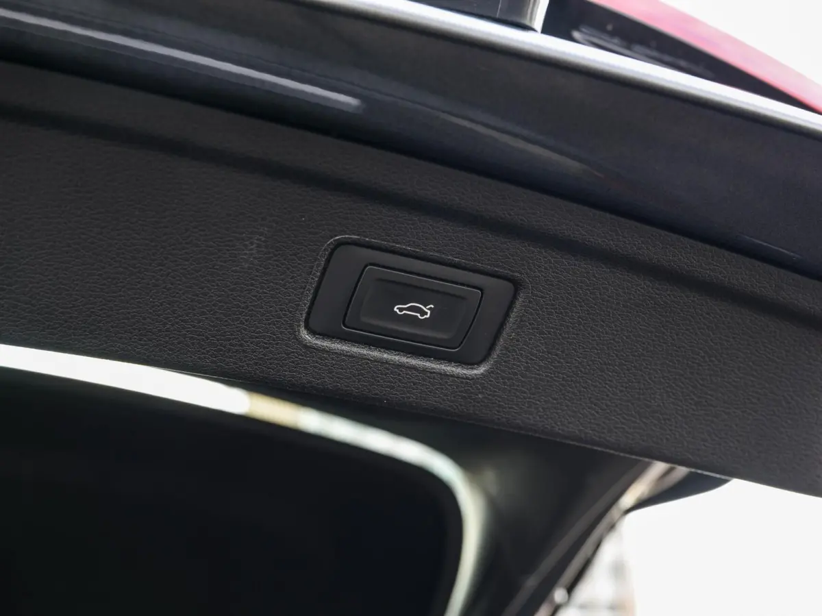 1.4 TFSI Sport S-line Edition Virtual Cockpit Ambianceverlichting Stoelverwarming LED Apple CarPlay Android Auto DAB Navigatie 18"