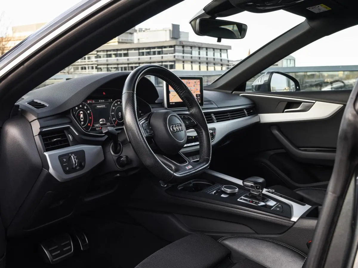 1.4 TFSI Sport S-line Edition Virtual Cockpit Ambianceverlichting Stoelverwarming LED Apple CarPlay Android Auto DAB Navigatie 18"