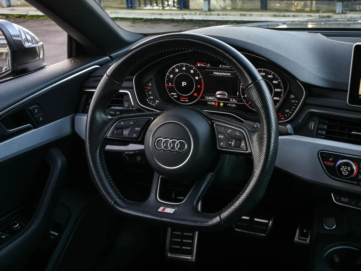 1.4 TFSI Sport S-line Edition Virtual Cockpit Ambianceverlichting Stoelverwarming LED Apple CarPlay Android Auto DAB Navigatie 18"