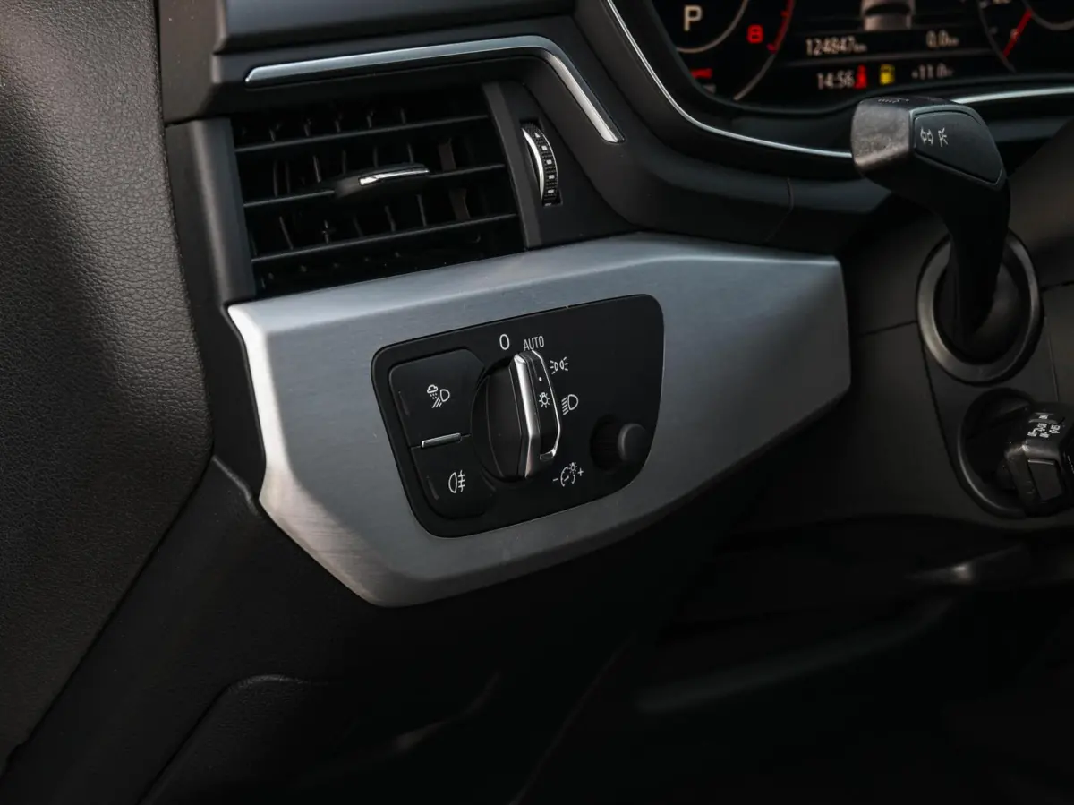 1.4 TFSI Sport S-line Edition Virtual Cockpit Ambianceverlichting Stoelverwarming LED Apple CarPlay Android Auto DAB Navigatie 18"