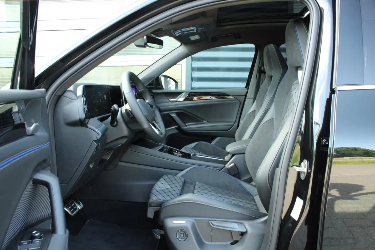 1.5 eHybrid 204pk R-Line Edition | Velgen 20'' | Trekhaak Inklapbaar