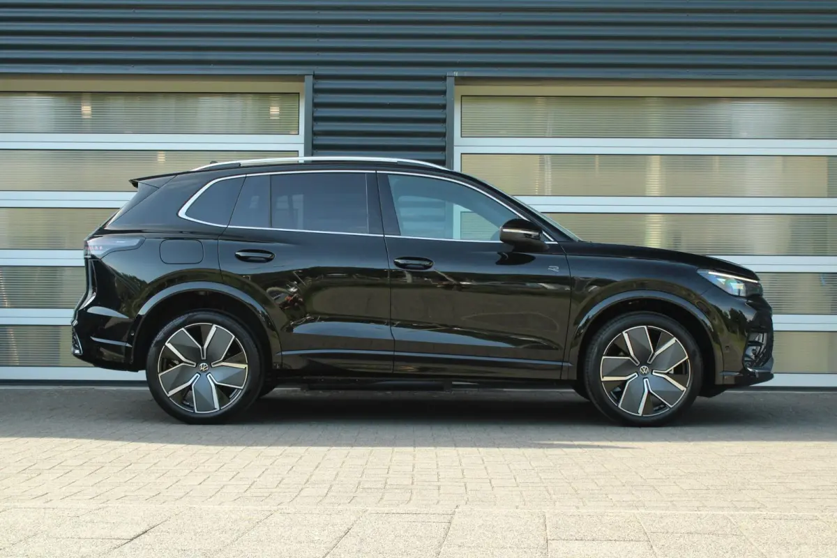 1.5 eHybrid 204pk R-Line Edition | Velgen 20'' | Trekhaak Inklapbaar