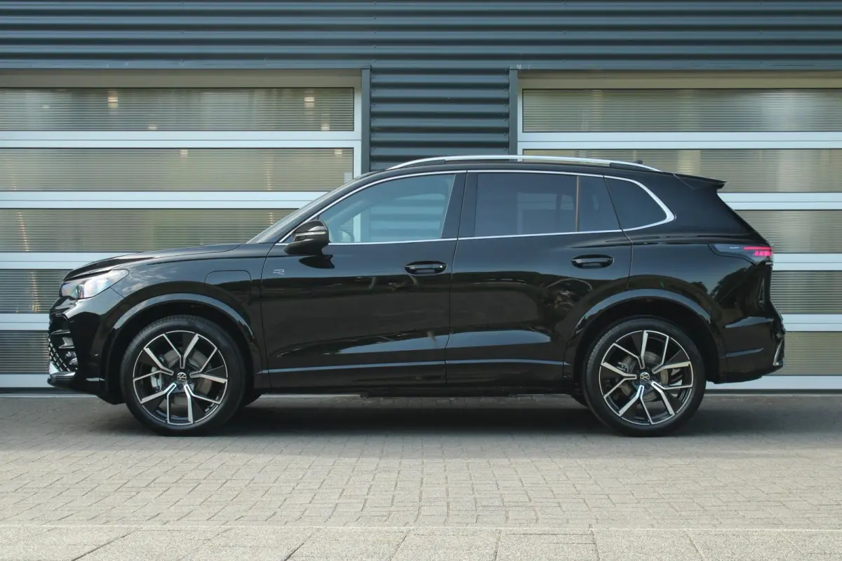 1.5 eHybrid 204pk R-Line Edition | Velgen 20'' | Trekhaak Inklapbaar