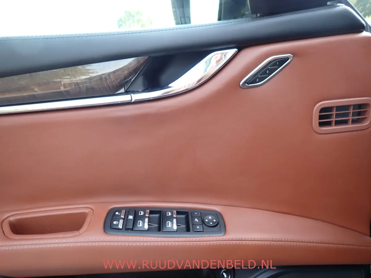 3.0 S Q4 20 INCH / NAVI / SCHUIFDAK