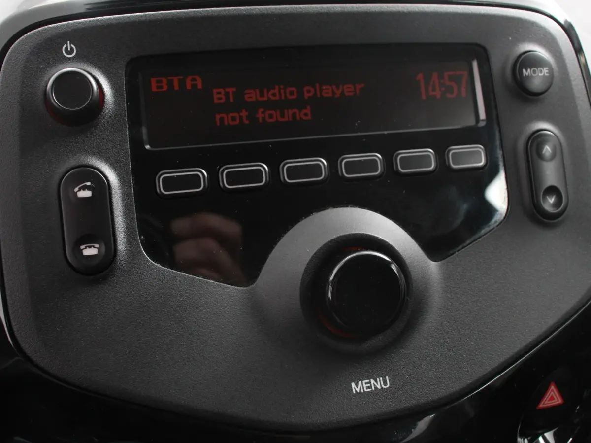 1.0 VTi Feel Airco Bluetooth Led DAB Radio