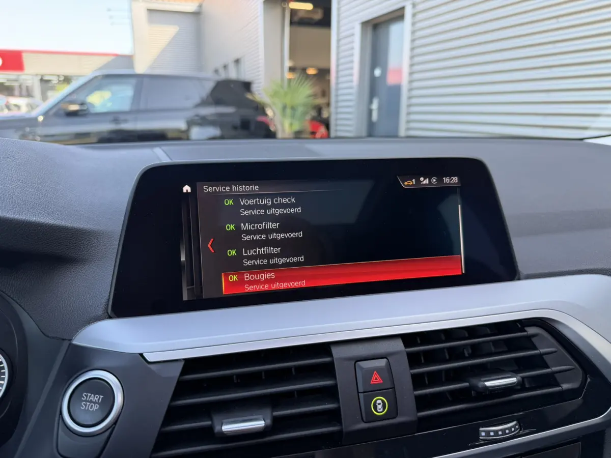 xDrive30e High Executive SOH 91% Leer Panoramadak Trekhaak Adaptieve LED 19 Inch Keyess Entry Head-Up Display Carplay Elek Stoelverstelling