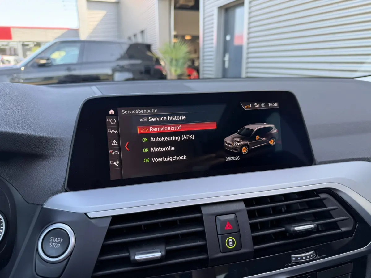 xDrive30e High Executive SOH 91% Leer Panoramadak Trekhaak Adaptieve LED 19 Inch Keyess Entry Head-Up Display Carplay Elek Stoelverstelling