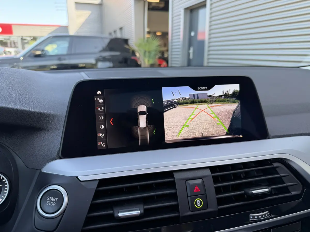 xDrive30e High Executive SOH 91% Leer Panoramadak Trekhaak Adaptieve LED 19 Inch Keyess Entry Head-Up Display Carplay Elek Stoelverstelling