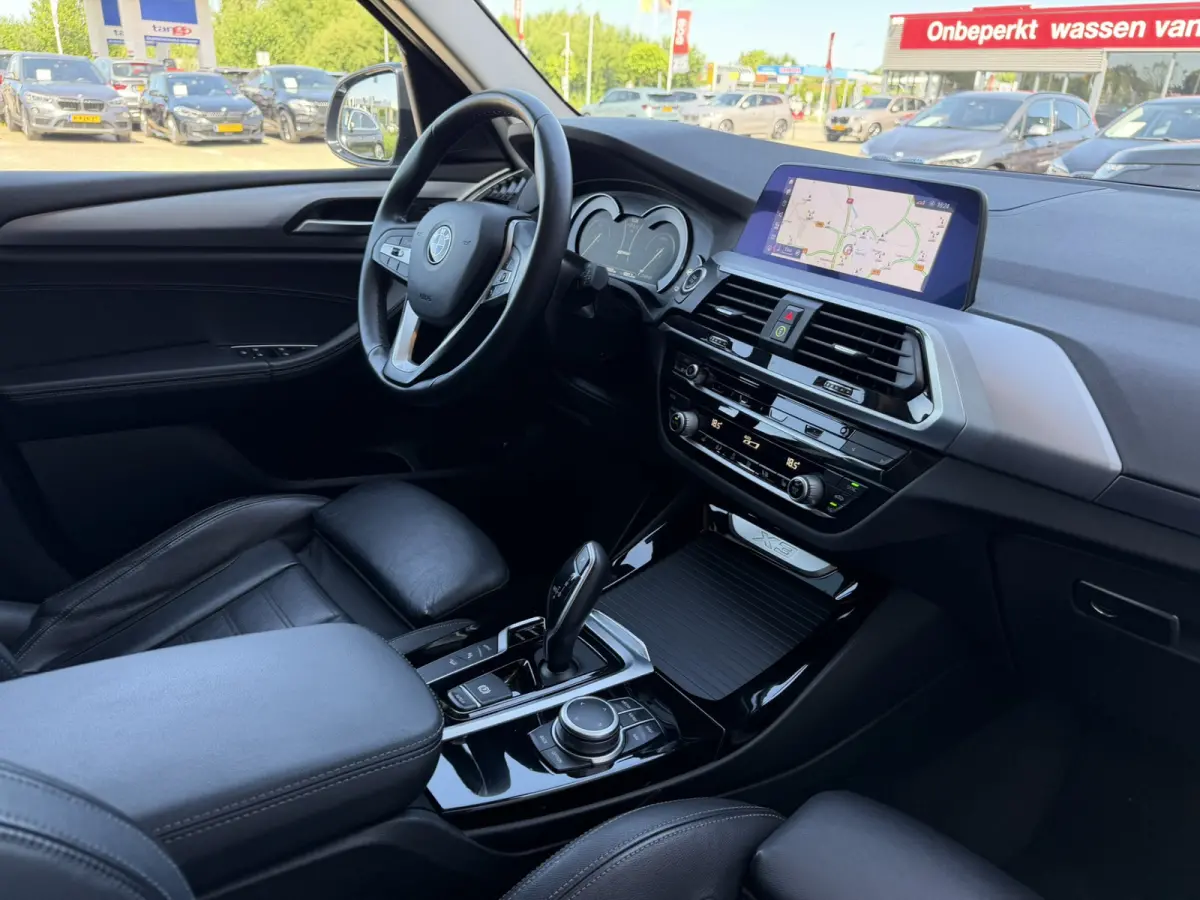 xDrive30e High Executive SOH 91% Leer Panoramadak Trekhaak Adaptieve LED 19 Inch Keyess Entry Head-Up Display Carplay Elek Stoelverstelling