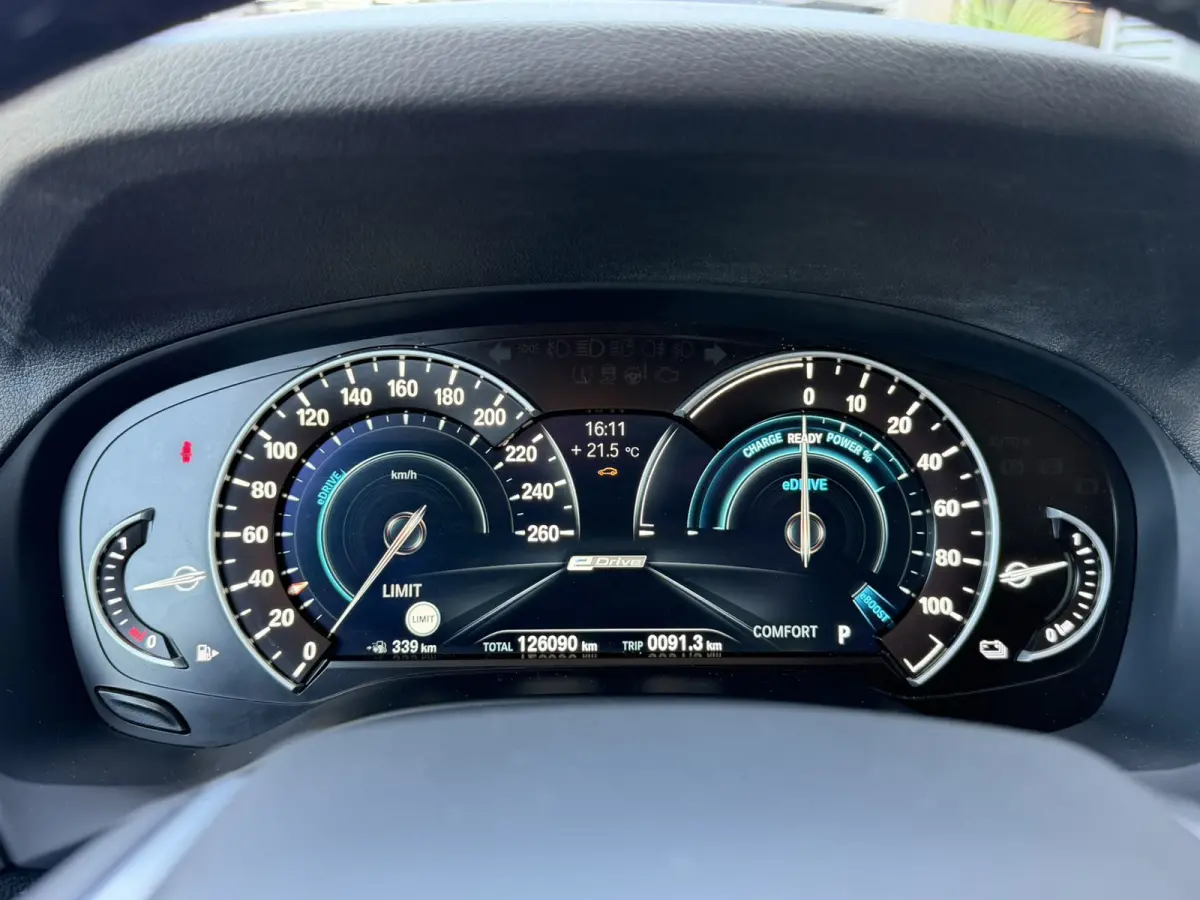 xDrive30e High Executive SOH 91% Leer Panoramadak Trekhaak Adaptieve LED 19 Inch Keyess Entry Head-Up Display Carplay Elek Stoelverstelling