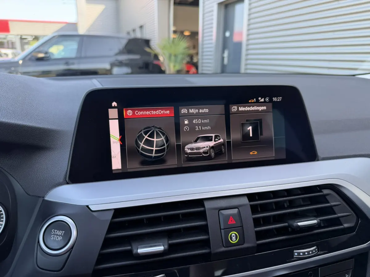 xDrive30e High Executive SOH 91% Leer Panoramadak Trekhaak Adaptieve LED 19 Inch Keyess Entry Head-Up Display Carplay Elek Stoelverstelling