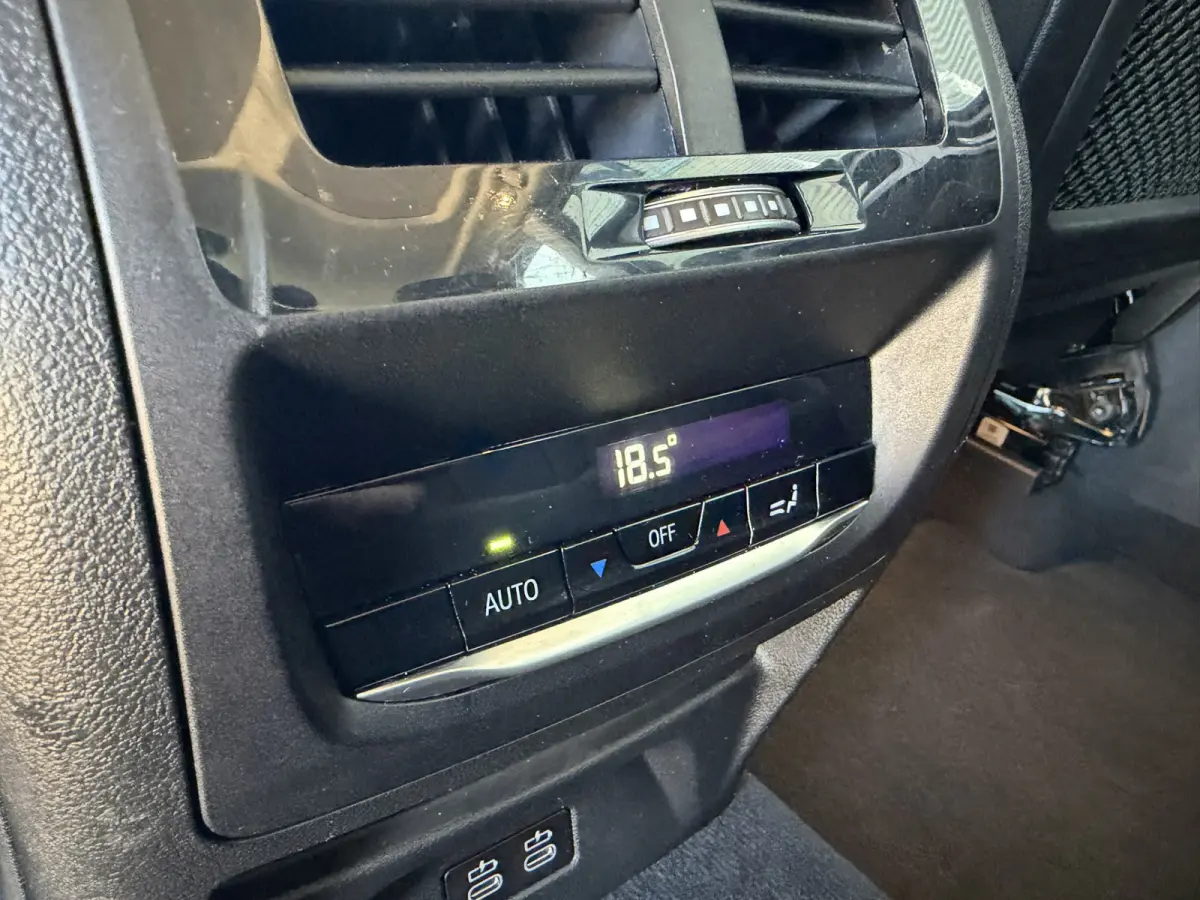 xDrive30e High Executive SOH 91% Leer Panoramadak Trekhaak Adaptieve LED 19 Inch Keyess Entry Head-Up Display Carplay Elek Stoelverstelling