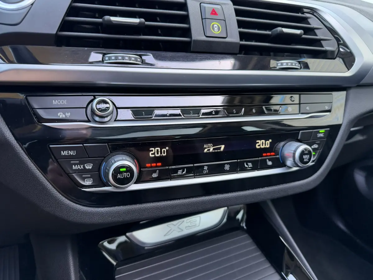 xDrive30e High Executive SOH 91% Leer Panoramadak Trekhaak Adaptieve LED 19 Inch Keyess Entry Head-Up Display Carplay Elek Stoelverstelling