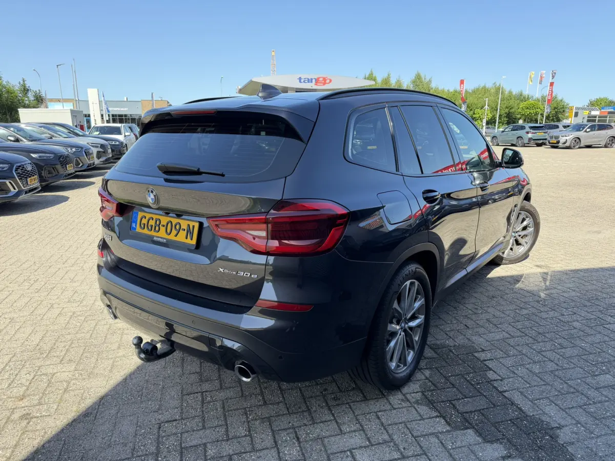 xDrive30e High Executive SOH 91% Leer Panoramadak Trekhaak Adaptieve LED 19 Inch Keyess Entry Head-Up Display Carplay Elek Stoelverstelling