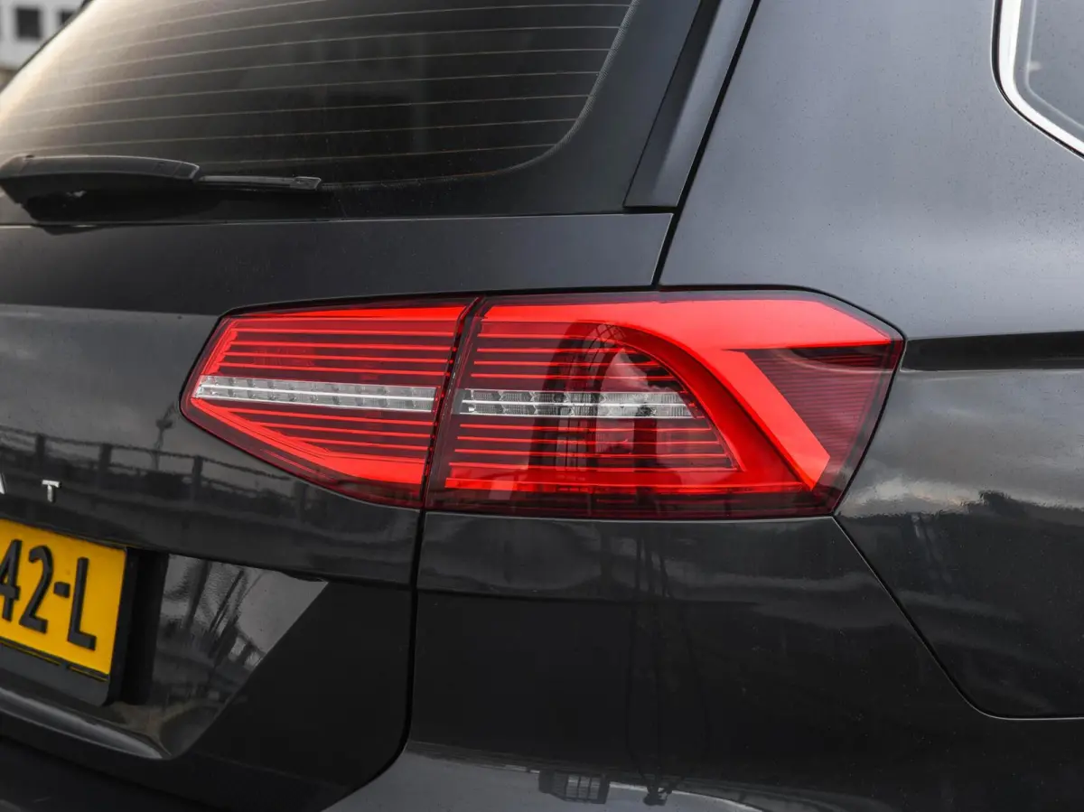 1.6 TDI DSG Highline R-Line Facelift Leder Virtual Cockpit LED ACC Harman/Kardon ergoComfort Navigatie Apple CarPlay Android Auto Trekhaak Stoelverwarming 17"