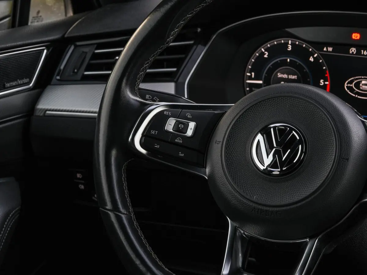 1.6 TDI DSG Highline R-Line Facelift Leder Virtual Cockpit LED ACC Harman/Kardon ergoComfort Navigatie Apple CarPlay Android Auto Trekhaak Stoelverwarming 17"