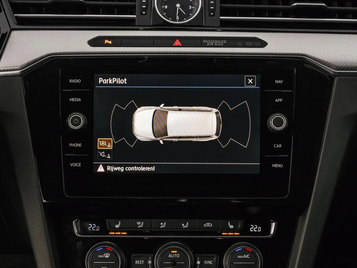 1.6 TDI DSG Highline R-Line Facelift Leder Virtual Cockpit LED ACC Harman/Kardon ergoComfort Navigatie Apple CarPlay Android Auto Trekhaak Stoelverwarming 17"