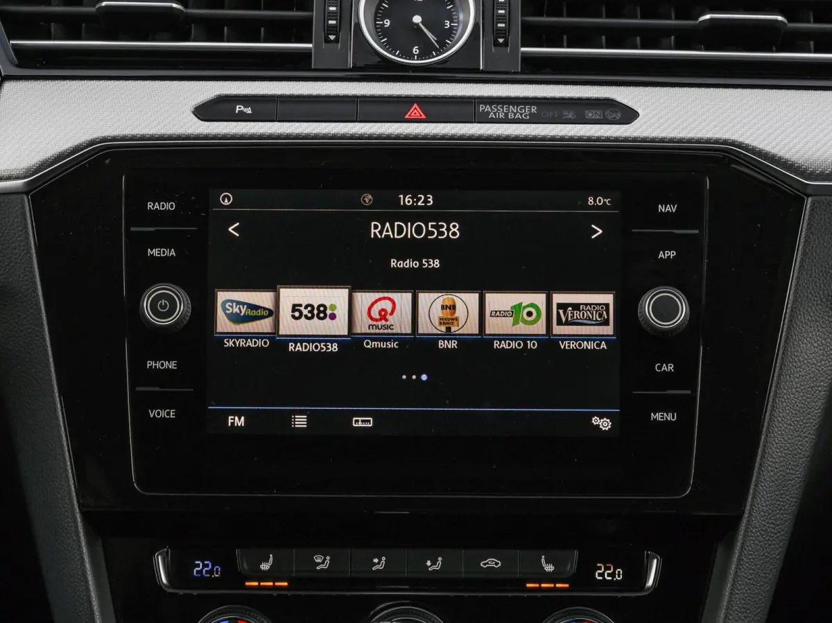1.6 TDI DSG Highline R-Line Facelift Leder Virtual Cockpit LED ACC Harman/Kardon ergoComfort Navigatie Apple CarPlay Android Auto Trekhaak Stoelverwarming 17"